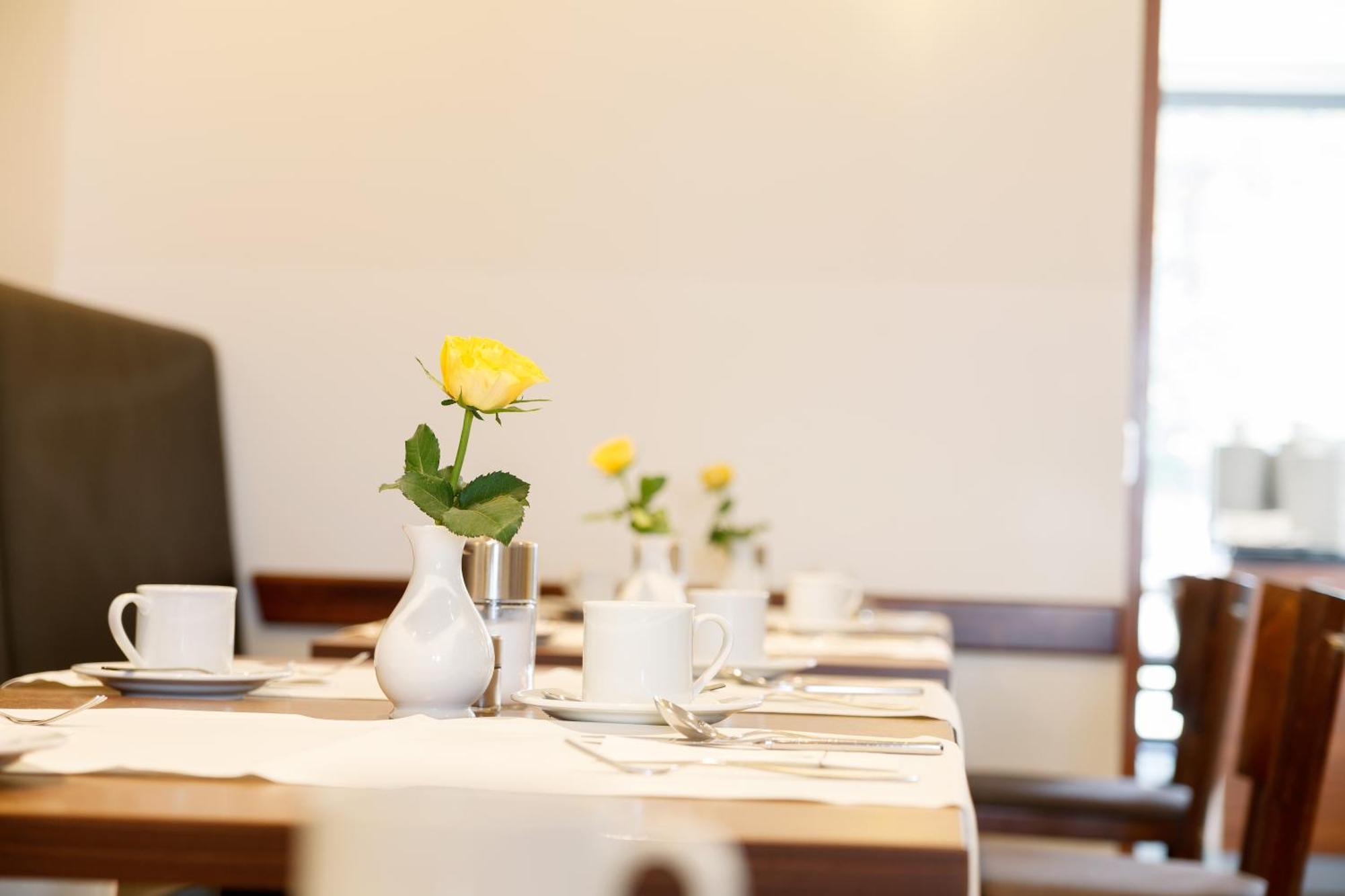 Best Western Hotel Nuernberg City West Exterior photo