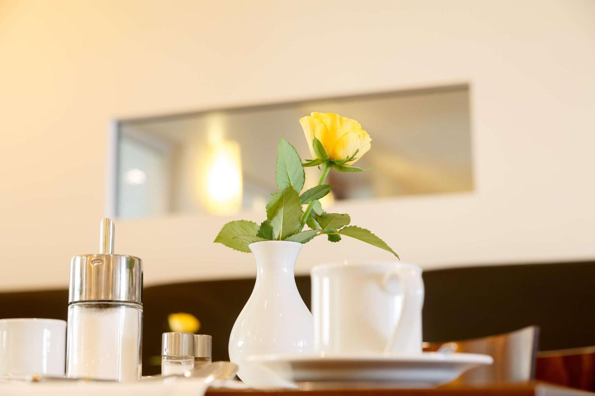 Best Western Hotel Nuernberg City West Exterior photo