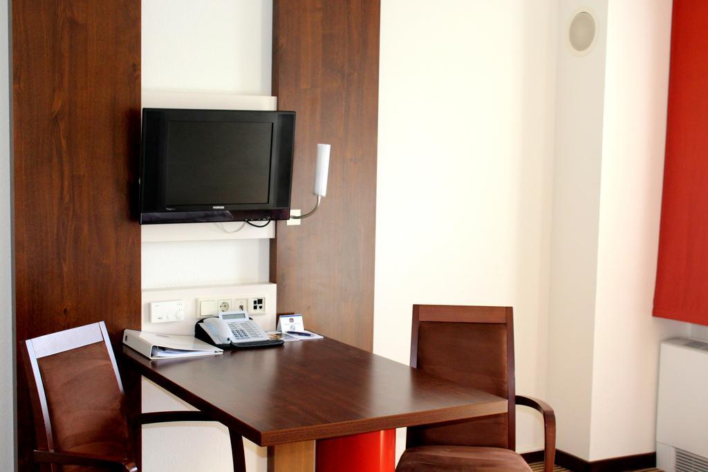 Best Western Hotel Nuernberg City West Exterior photo