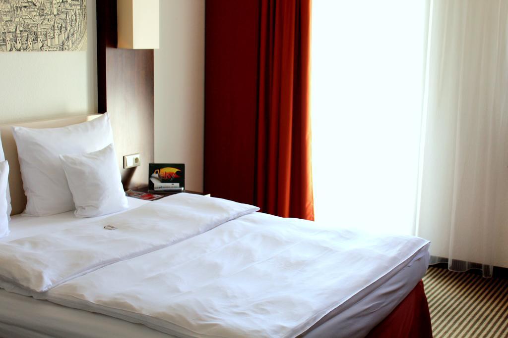 Best Western Hotel Nuernberg City West Exterior photo